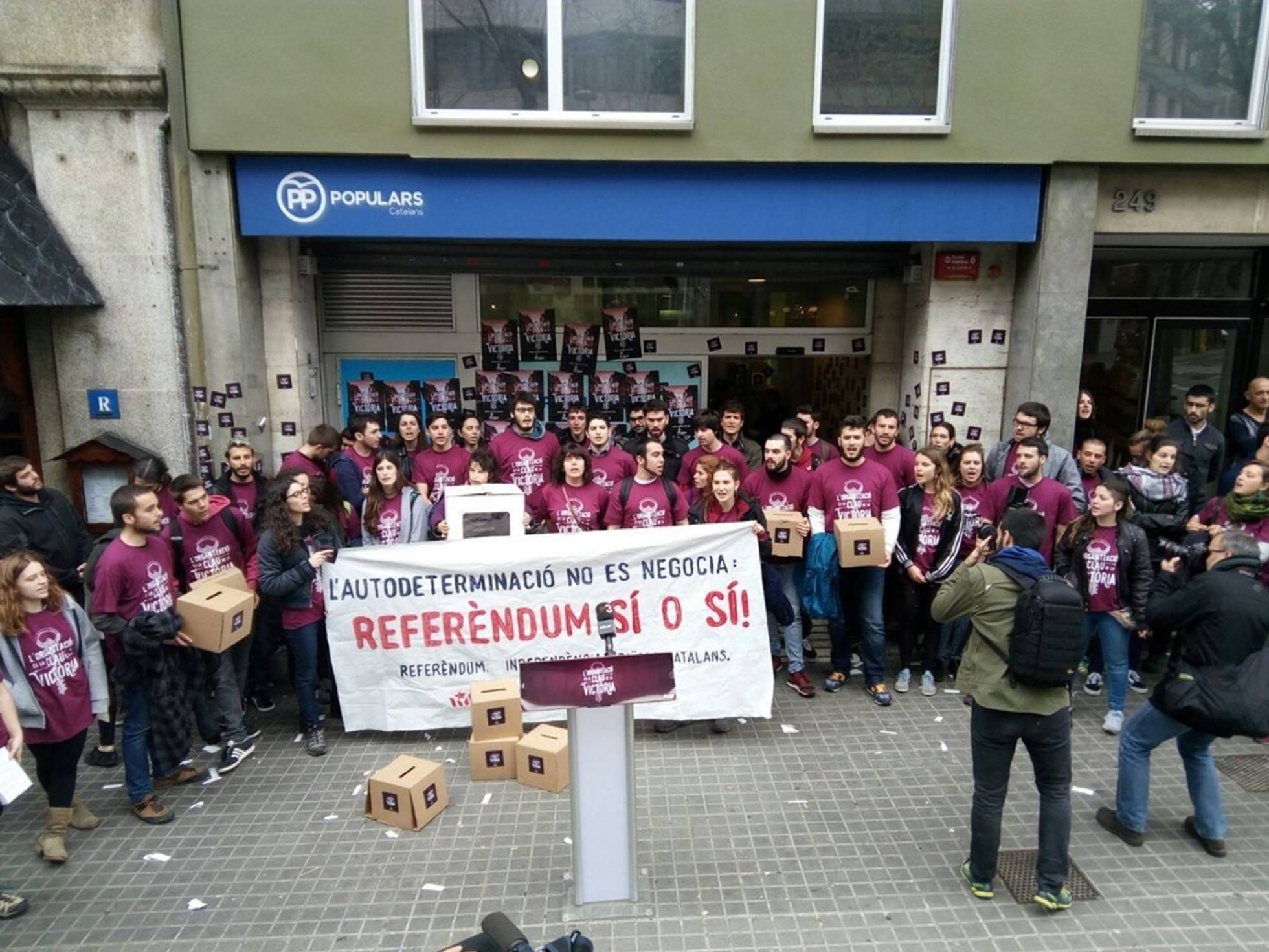 Gloria Lomana - Antiperiodismo en Cataluña - Articulo en El País - Europa Press Gloria Lomana - Antiperiodismo en Cataluña - Articulo en El País - Europa Press