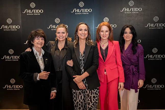 Gloria-Lomana-Ainhara-Viñarás-Cruz-Sánchez-De-Lara-Sandra-García-SanJuan-Regina-Revilla-Shiseido
